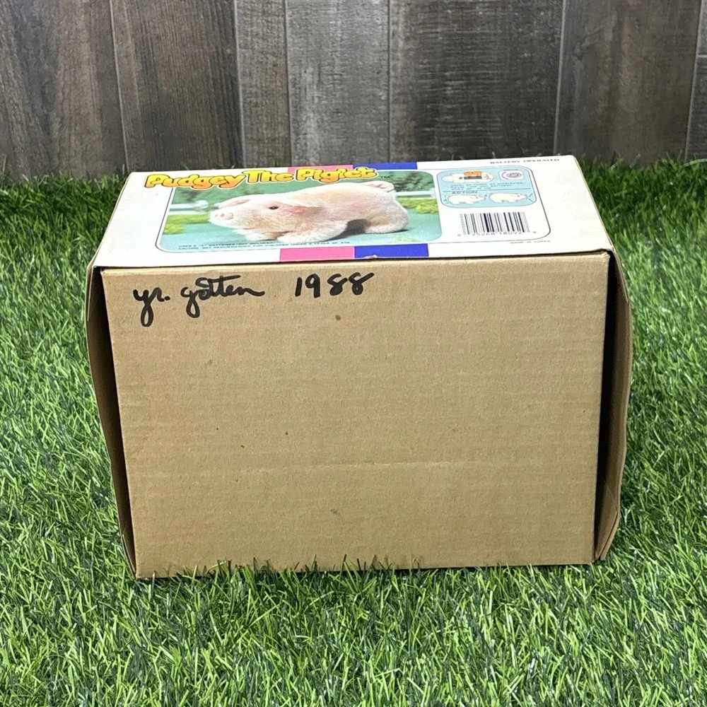 Vintage 1986 Pudgey the Piglet DG58 Moving Animal Toy NOS Open Box
